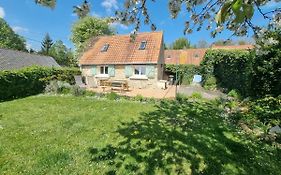 Aux Portes Du Chateau Cottage Intimiste Et Cosy A L'Abri Des Regards Propice A La Detente